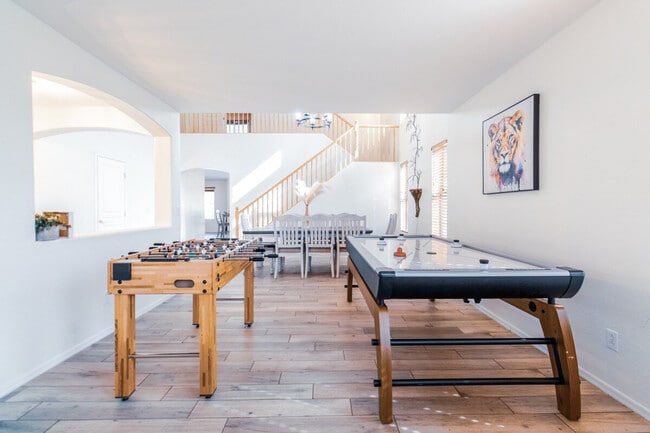 Building Photo - 1550 N Desert Willow St