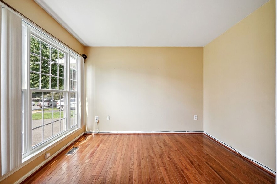 Building Photo - 5406 Lomax Way