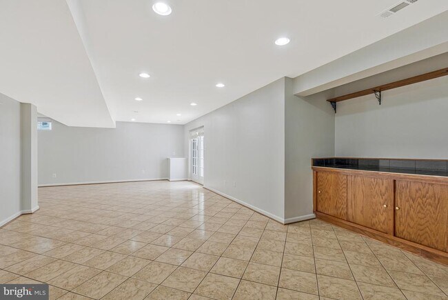 Building Photo - 10857 Hunter Gate Way