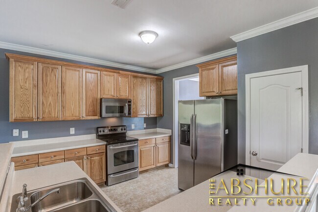 Building Photo - 2136 Sunny Cove Dr