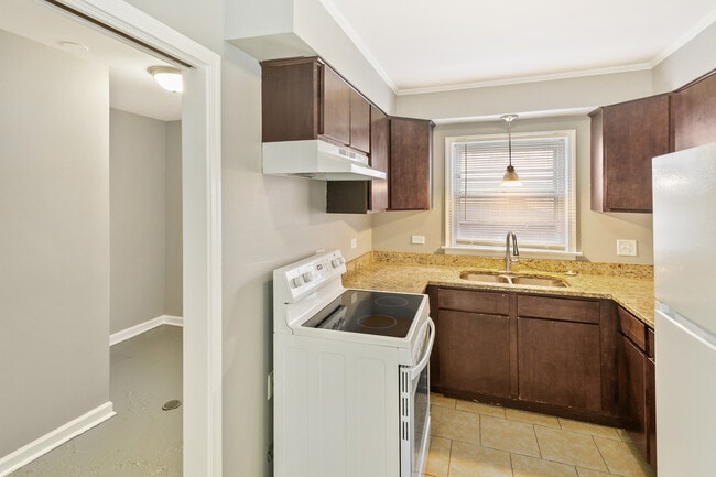 Building Photo - 17306 Holmes Ave