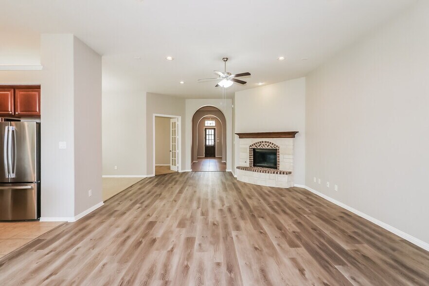 Building Photo - 29023 Oldfield Ct