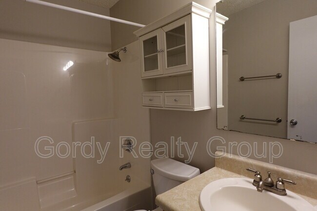 Building Photo - 5122 Presidents Cir