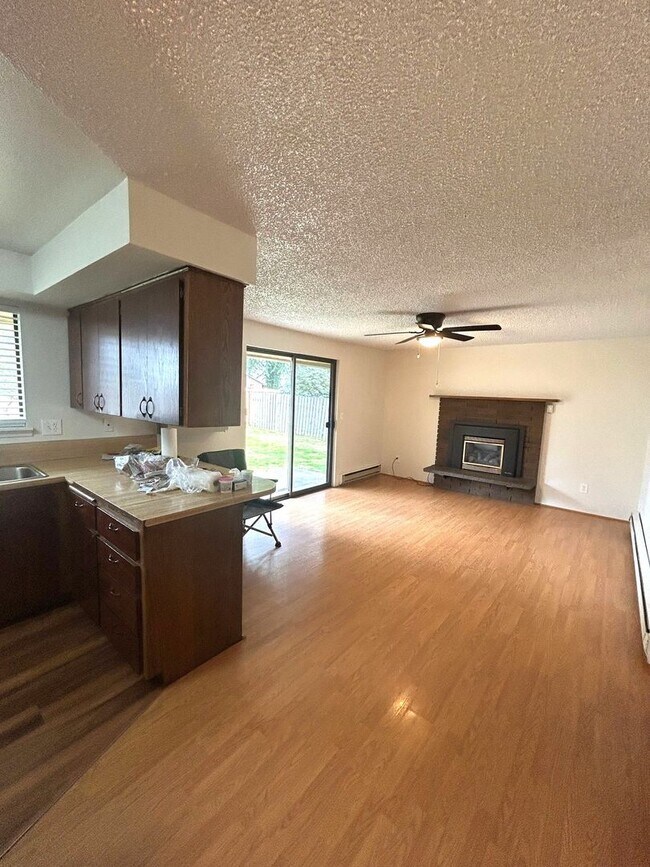 Building Photo - 3 Bedroom 1.5 Bath Rambler