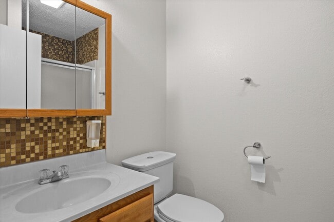 Building Photo - 2105 N Keebler Ave