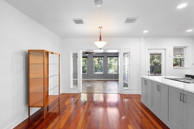 Building Photo - 3623 Chelsea St