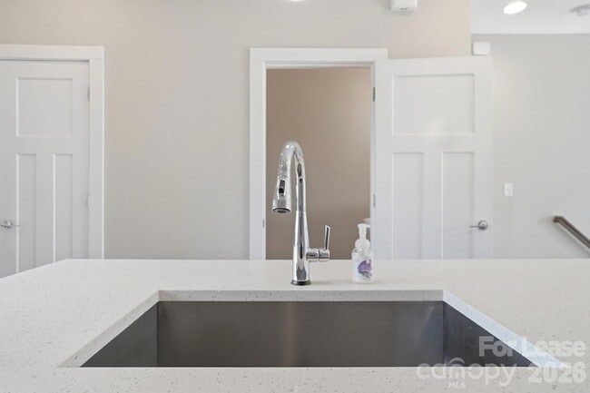 Building Photo - 523 Sedgefield Park Dr