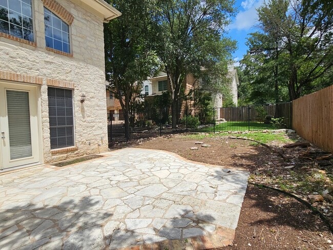 Building Photo - Serene 3 Bed / 3 Bath in Great Austin Loca...