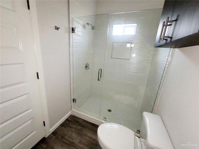 Building Photo - 11 Petri Dr