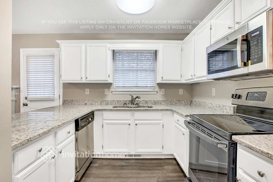 Building Photo - 1815 Independence Dr