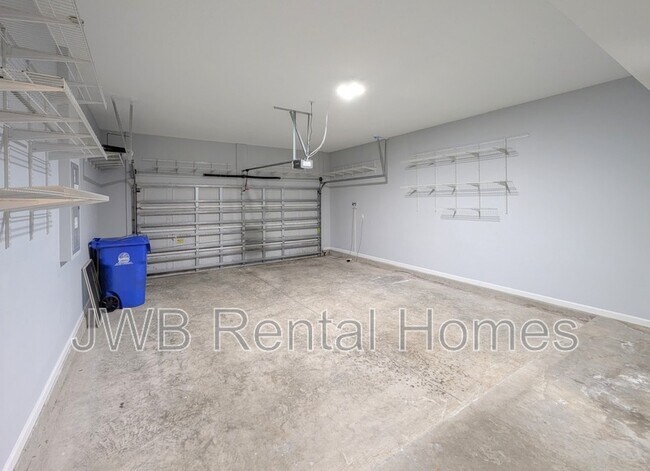 Building Photo - 129 Castlegate Ln