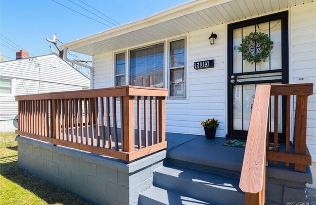 Building Photo - 605 N South St