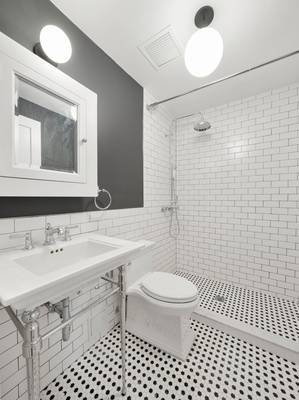 Building Photo - 422 Hudson St