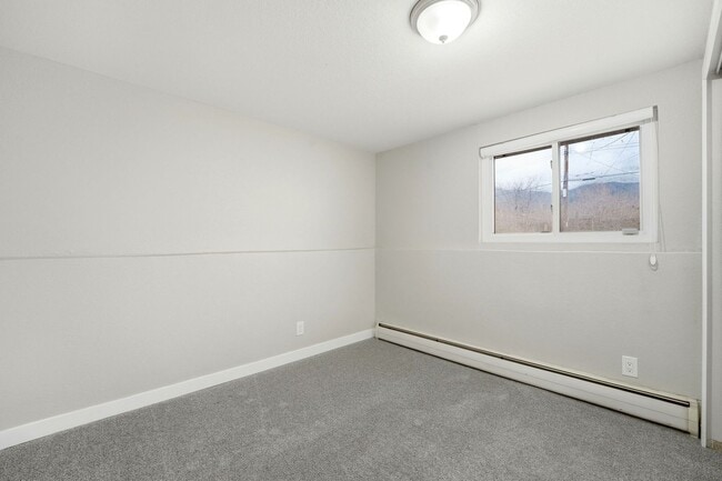 Building Photo - Updated 4BR Home with 2-Car Garage in Stratmoor