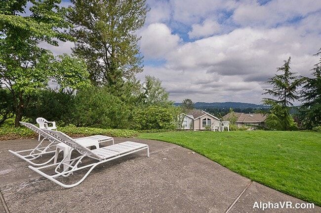 Building Photo - Desirable Lake Oswego Condo 1Bed/1Bath - Mt Park