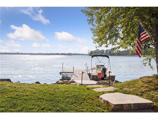 Building Photo - 5669 Hugo Rd