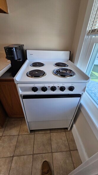 Stpve - 112 E 25th Ave