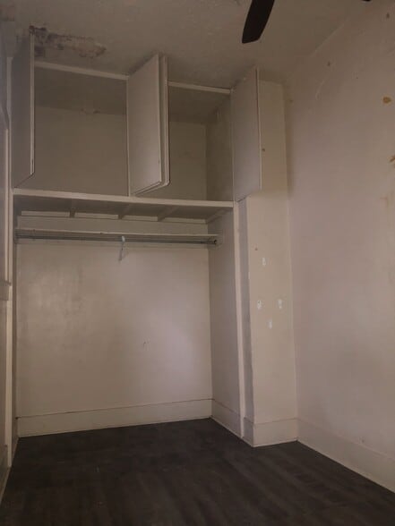 Building Photo - 1283 S Illinois St