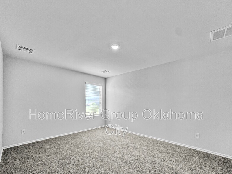Building Photo - 1221 S Brk Dr