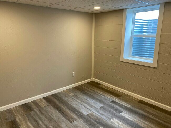 Building Photo - 607 Pine Street, Unit 607