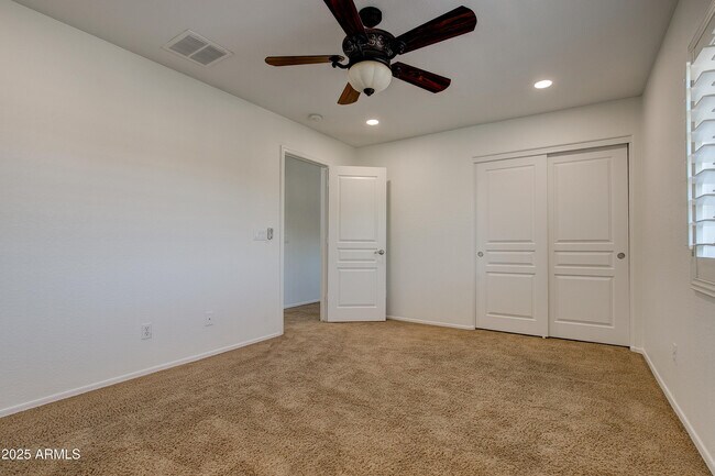Building Photo - 2237 W Bonanza Ln