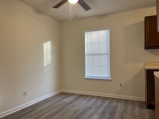 Building Photo - 1310 Morris St