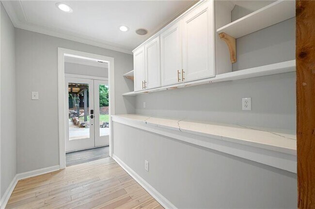 Building Photo - 2356 Pinkney Dr