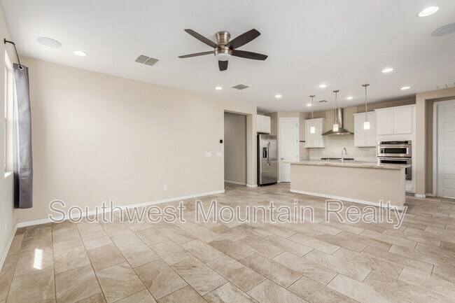 Building Photo - 2753 S 85th Way