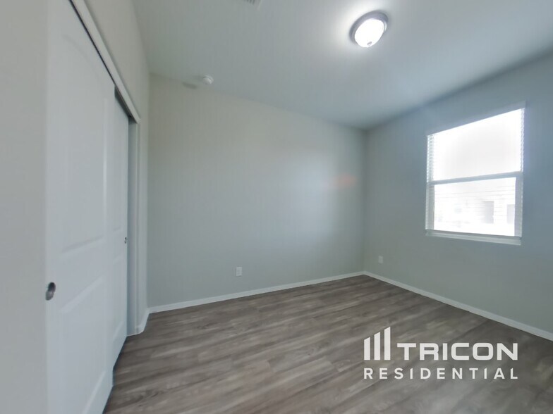 Building Photo - 17915 N Nocera Rd