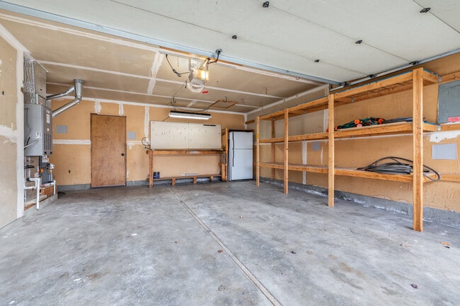 Building Photo - 5828 W Filly St