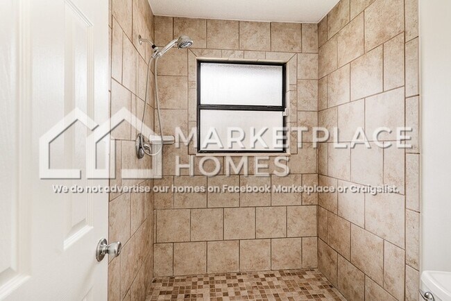 Building Photo - 11632 Poydras Ln