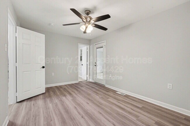 Building Photo - 1012 Aquia Dr