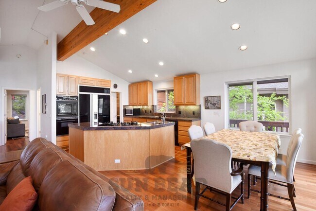 Building Photo - 101 Red Cedar Dr