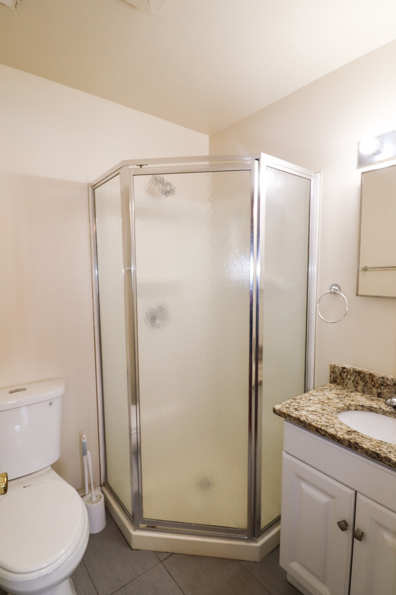 Building Photo - 2353 Ohio Ave