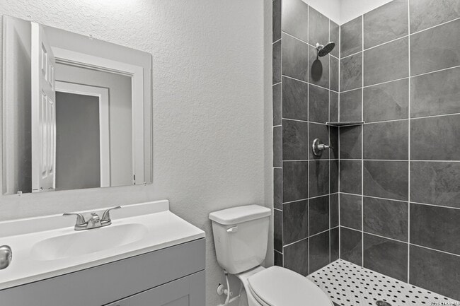 Building Photo - 117 Magendie St