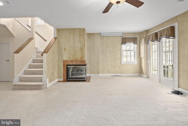 Building Photo - 3912 Maximilian Ct