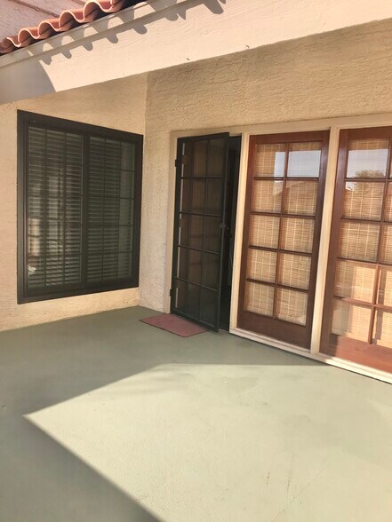 Balcony - 7800 E Lincoln Dr