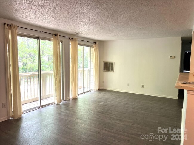 Building Photo - 1600 Arlyn Cir