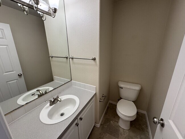 Building Photo - 1/2 OFF 3rd Month's Rent!!  Beautiful 4 Bedroom Clackamas Home