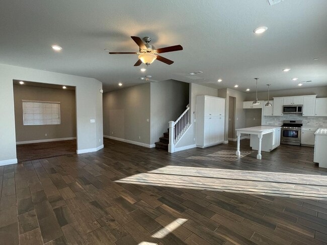 Building Photo - Modern Living Meets Clovis Charm!