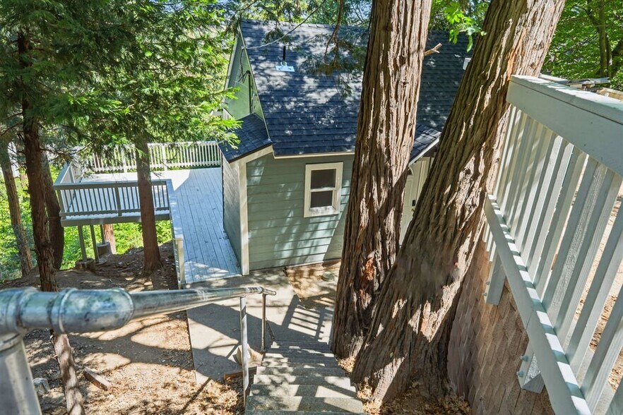 Building Photo - 23920 Scenic Dr
