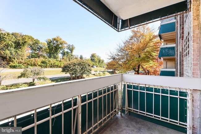 Building Photo - 6137 Leesburg Pike