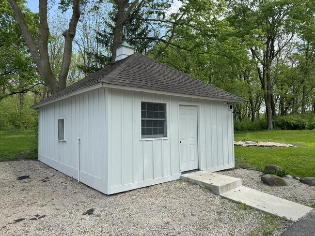 Building Photo - 7479 Grove Rd
