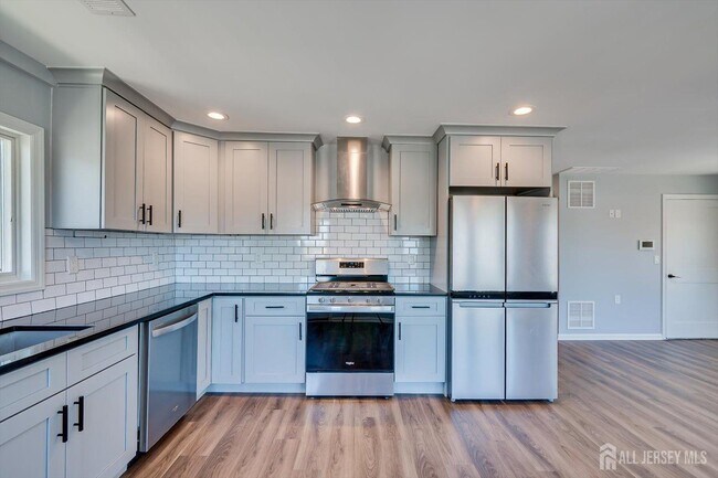 Building Photo - 4 Wilcox Ave