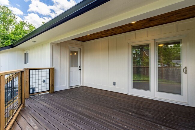 Building Photo - 910 Windlau Ct