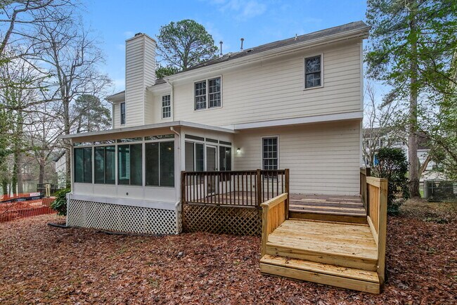 Building Photo - 813 Hanska Way