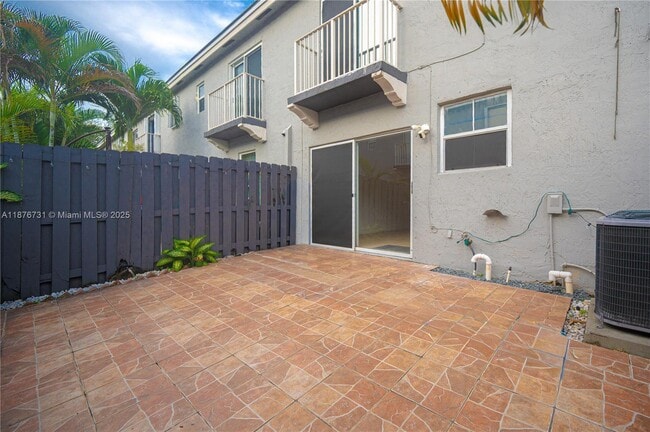 Building Photo - 5265 NW 112th Ave