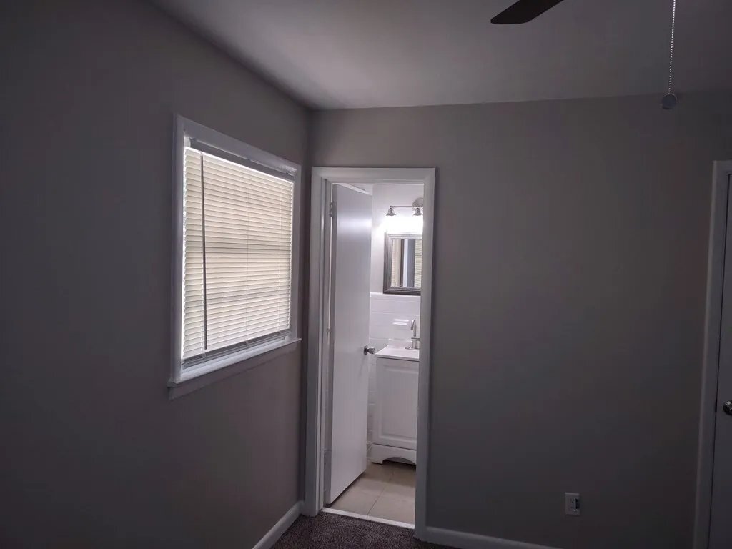 Building Photo - 1630 Edgechester Ave