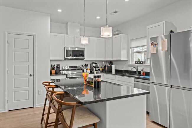 Building Photo - 101 Enfield Dr