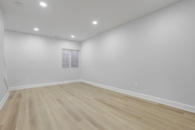 Building Photo - 961 Heyl Ave